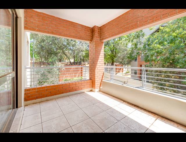 1 BEDROOM APARTMENT FOR SALE IN LONEHILL